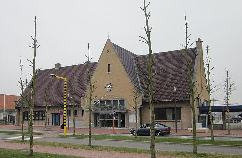 File:Knokke station - 2012.JPG