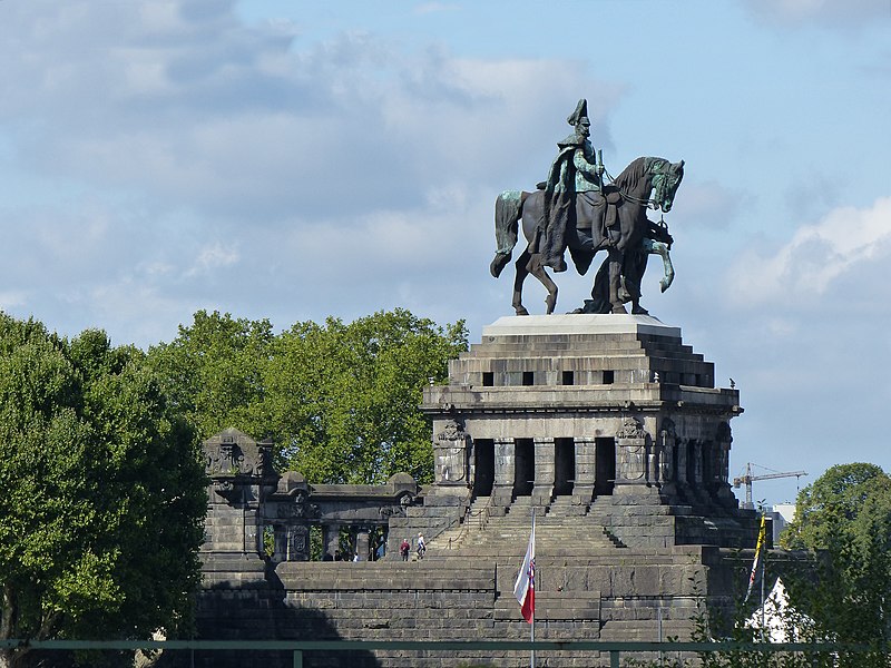 File:Koblenz - Deutsches Eck mit Denkmal Kaiser Wilhelms I. - panoramio.jpg