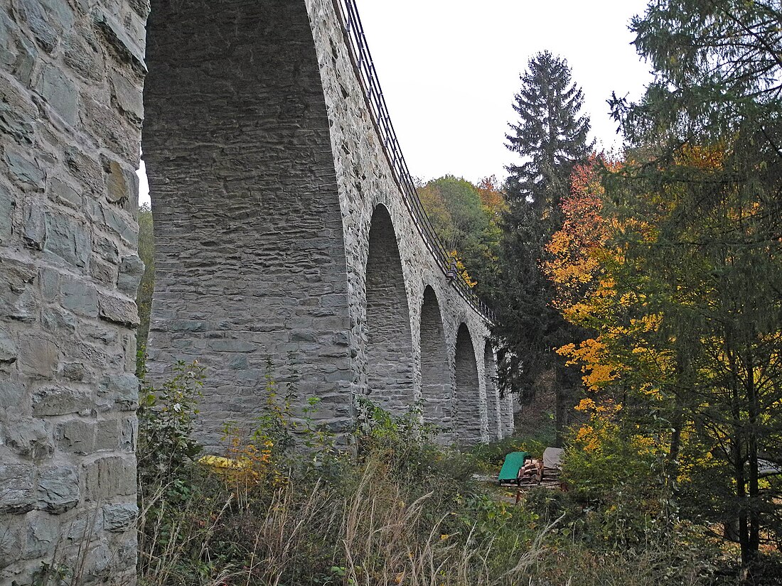 Malý železniční viadukt (Novina)