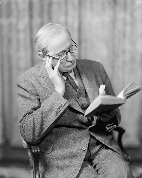 File:Léon Blum reading.jpg