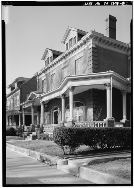 File:LOOKING NORTHWEST AT NORTH SIDE OF BLOCK. 2910 IN CENTER, 2914 TO LEFT. - 3000 Block Monument Avenue, Richmond, Independent City, VA HABS VA,44-RICH,135-9.tif