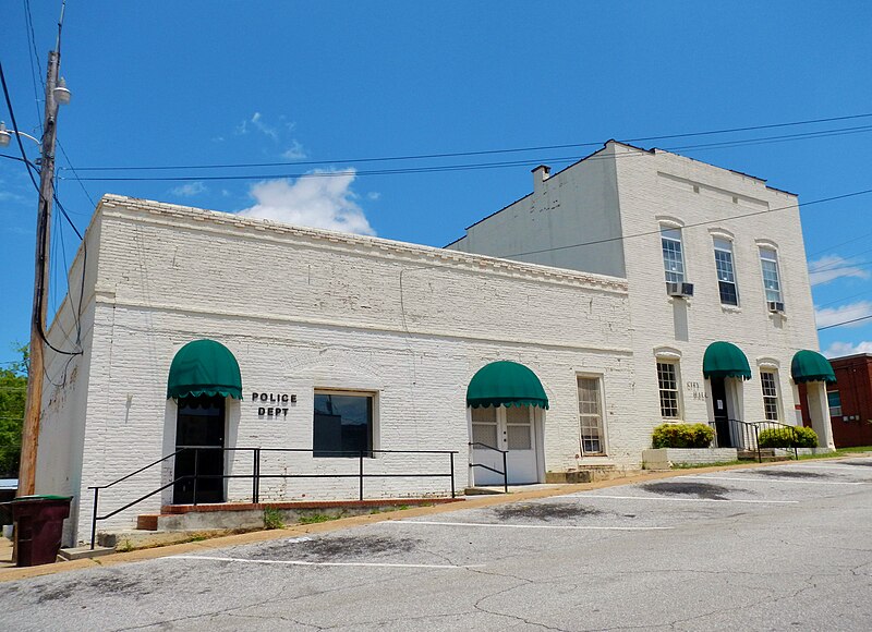 File:LaFayette, AL City Hall and Police Dept.JPG