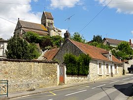 The church and surroundings in Labruyère