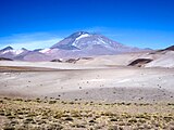 Nahtloser Übergang von der heißen Atacamawüste in die Kältewüste des Vulkans Llullaillaco