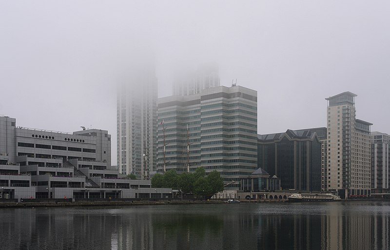 File:London MMB «V3 City Canal and South Quay Plaza.jpg