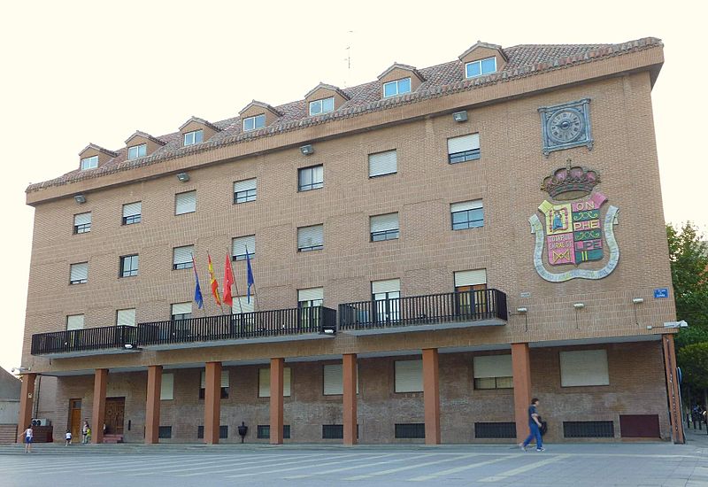 File:Móstoles - Ayuntamiento 4.jpg