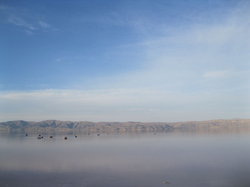 File:Maharloo lake Shiraz.JPG