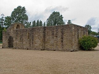 <span class="mw-page-title-main">Malinslee Chapel</span> Ruined Norman chapel in Telford