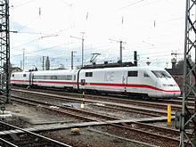 ICE S mit einem Mittelwagen im Mannheimer Haupt­bahnhof nach einem Einsatz auf der SFS Mannheim–Stuttgart