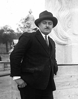 Real del Sarte in 1928 Maxime Real del Sarte 1928.jpg