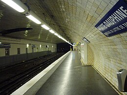 Metro Paris - Ligne 2 - Porte Dauphine (2) .jpg