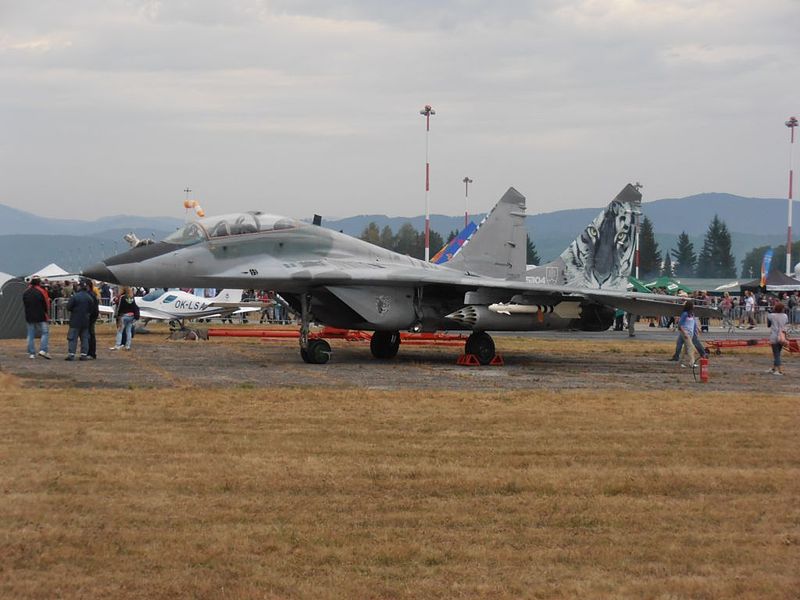 File:MiG-29UBS (5304) Vzdušné sily SR.jpg