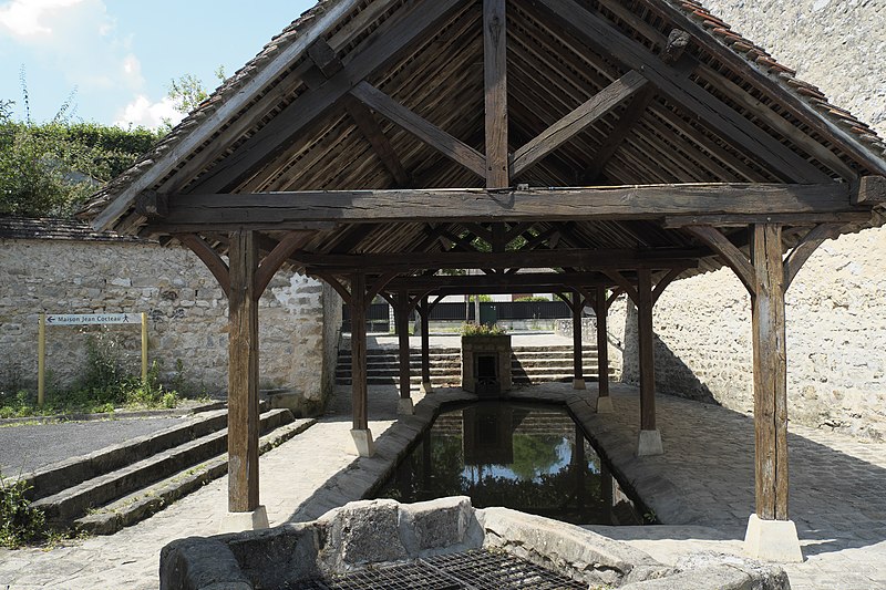 File:Milly-la-Forêt Lavoir du Coul d’Eau 686.jpg