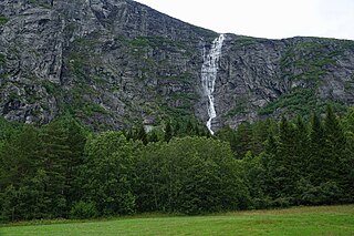 <span class="mw-page-title-main">Mongefossen</span> Waterfall in Møre og Romsdal, Norway