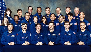 <span class="mw-page-title-main">NASA Astronaut Group 15</span> 1994 human spaceflight selection of 23 candidates; "The Flying Escargot"