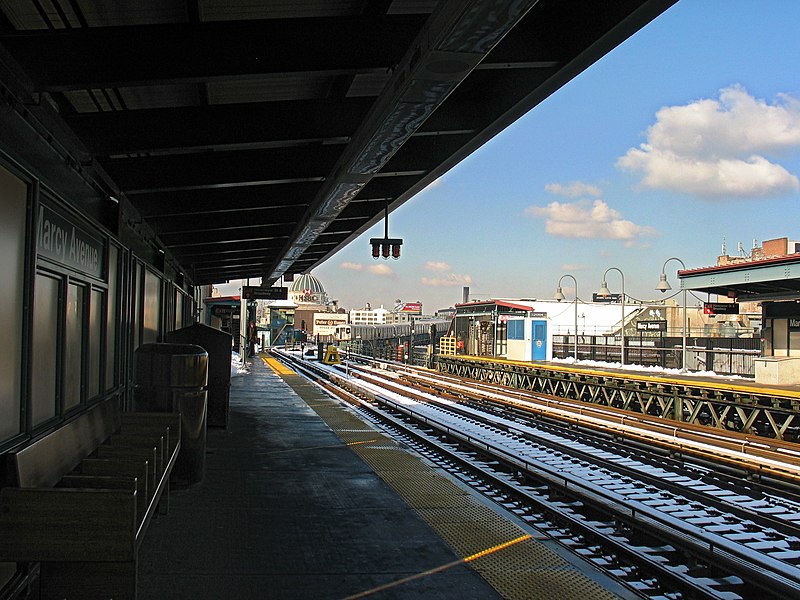 File:NYCSub JMZ Marcy Av platform.jpg