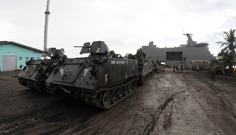 File:Navy offloads military vehicles, supplies in Iligan City 3.jpg