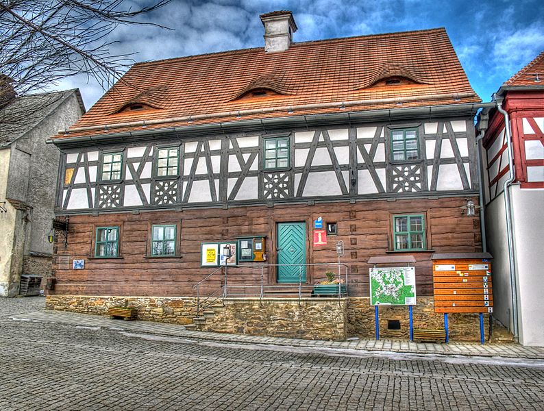 Datei:Neualbenreuth Tourist-Information.jpg