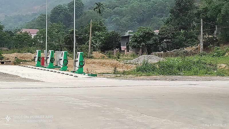 File:Newone - VinFast charging station Hoa Binh 03.jpg