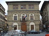 Palais Cocchi-Serristori de la place Santa Croce à Florence