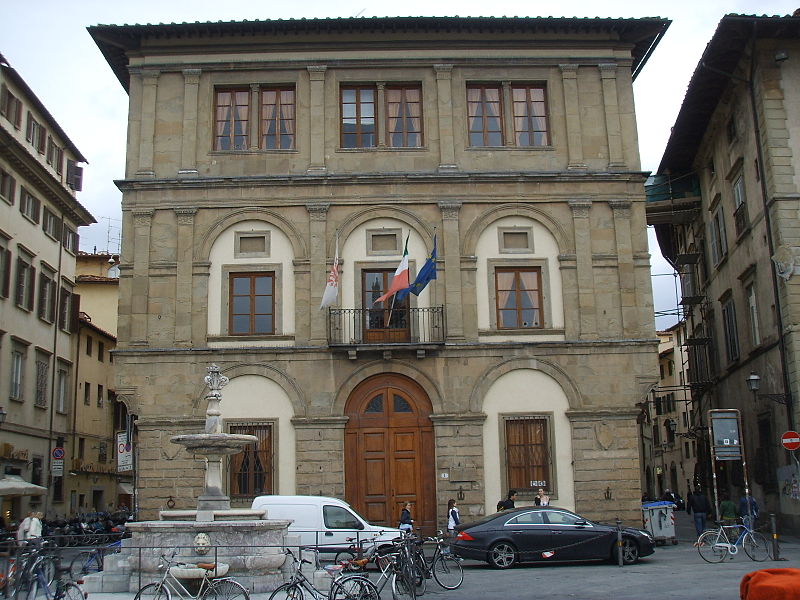 File:Palazzo cocchi serristori 13.JPG