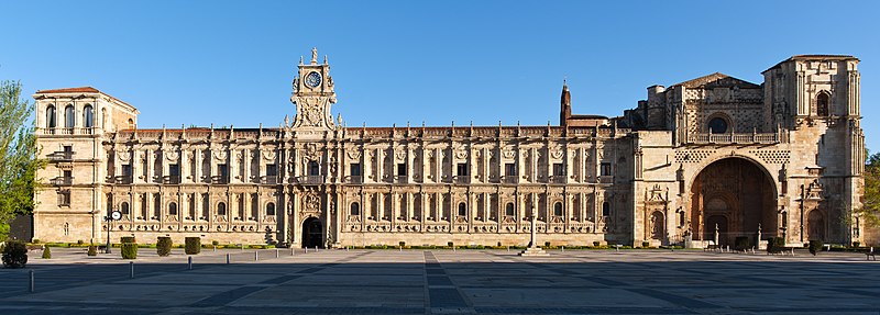 File:Panorámica del convento de San Marcos en León.jpg