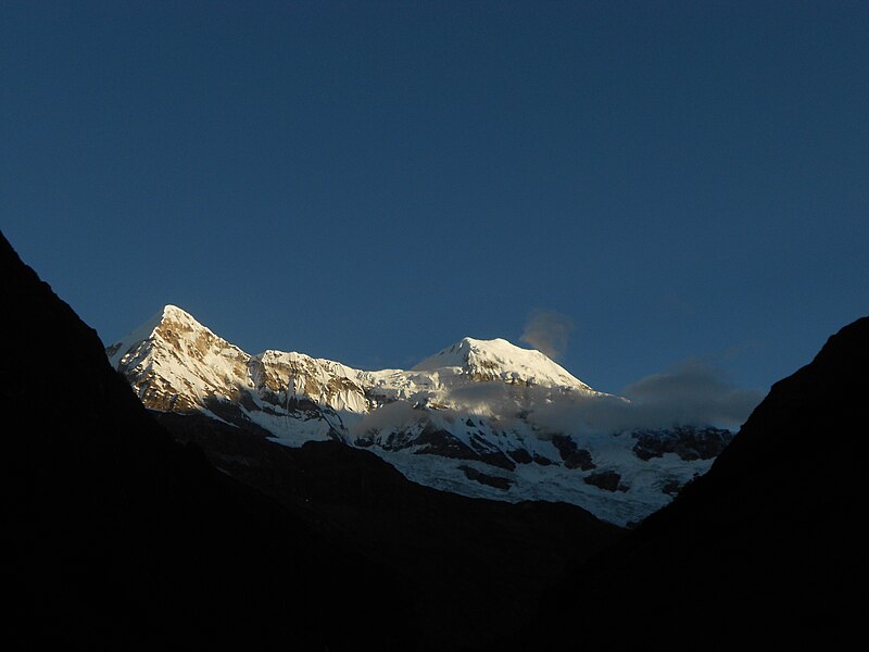 File:Panwali Dhar and Nanda Khat at dawn 2, Uttarakhand, India.jpg