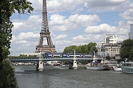 Paris RER C crosses the Seine on Pont Rouelle.jpg
