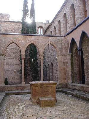 Pati ducal del castell de Cardona.JPG