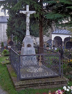 Petersfriedhof Salzburg - Grave of Clemens Holzmeister 1 - DSC01436.jpg