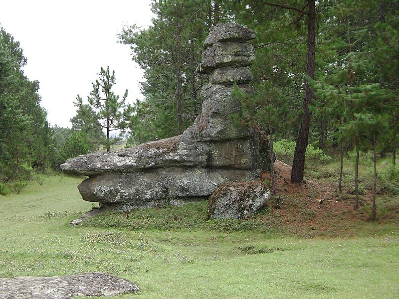 File:Piedras Encimadas de Mario cesar4 - panoramio.jpg