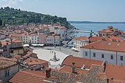 Deutsch: Der alte Fischerhafen von Piran wurde 1894 zugeschüttet und darauf der Tartiniplatz angelegt. English: In 1894 the old the harbour of fishermen in Piran was filled up and the Tartini square was built on this area.