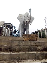 כיכר הפיל בקאנדי, צילום מהחזית.