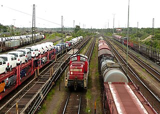 <span class="mw-page-title-main">Rolling stock</span> Railway vehicles, powered and unpowered