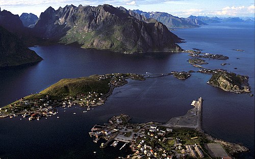 Lofoten things to do in Henningsvær