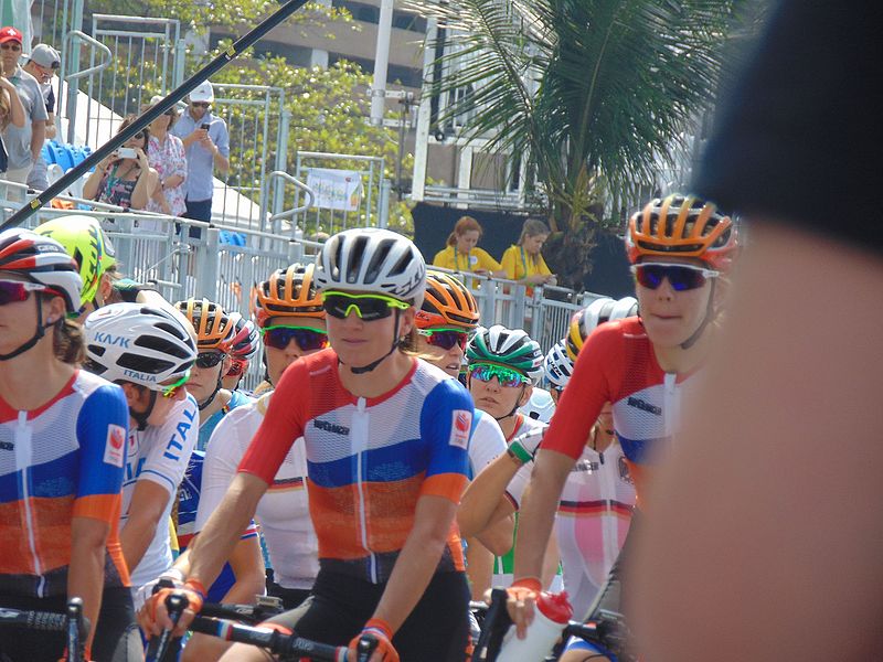 File:Rio 2016 - Road cycling women's road race (29228490722).jpg