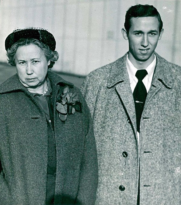 Disney with his mother in 1951