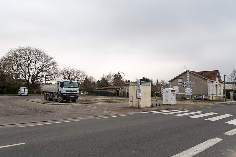 File:SMJ - Gare routière.jpg