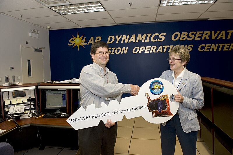 File:SOLAR DYNAMICS OBSERVATORY HAND OVER - DPLA - 70c30ac939c955fcfa4f6ccb9fc78655.jpg