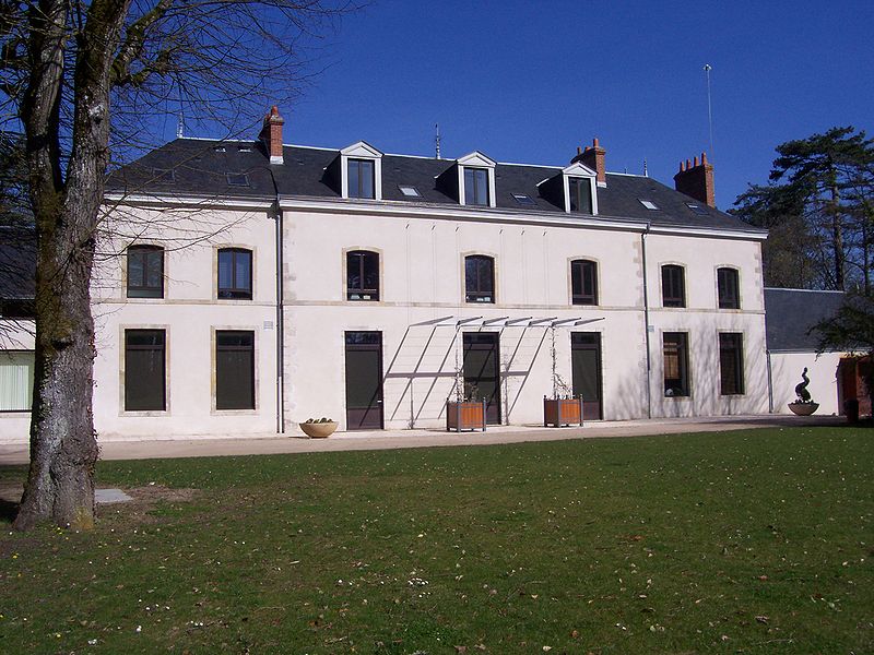 File:Saint Jean de Braye château des Longues Allées2.JPG