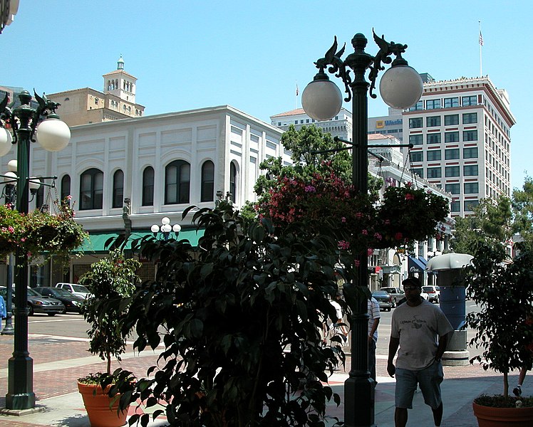 File:Sandiego gaslampquarter (cropped).JPG