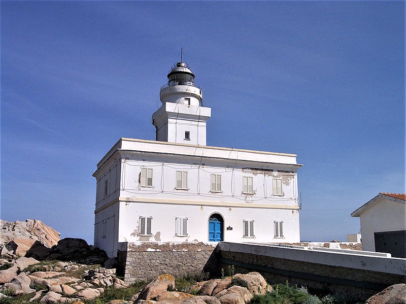 File:Santa Teresa di Gallura Capo Testa Lighthouse.jpg