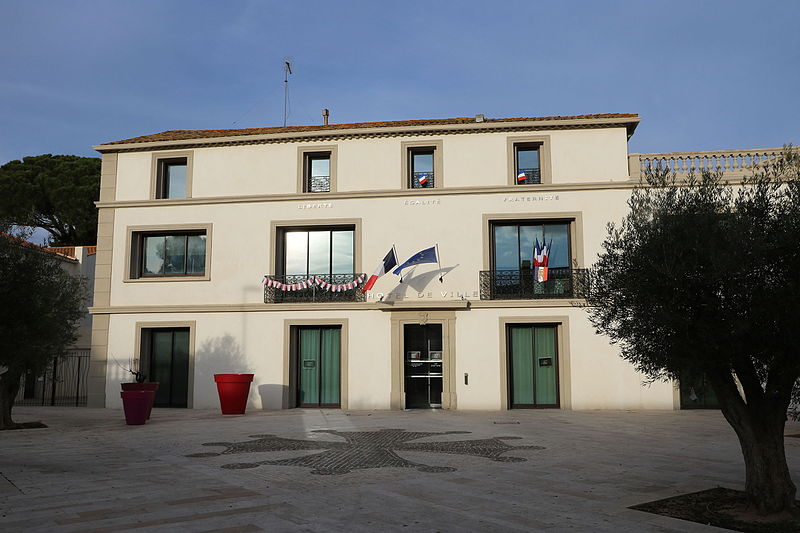 File:Sauvian mairie 1.JPG