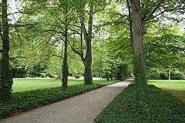 Park znajdujący się przy pałacu Britz