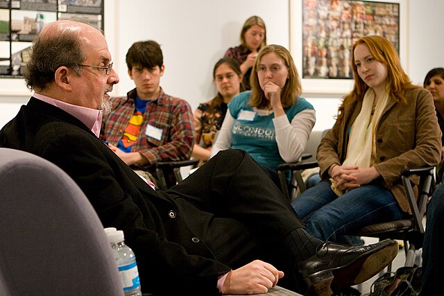 Salman Rushdie having a discussion with Emory University students