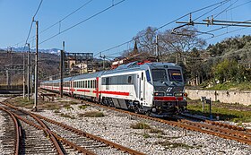 Gare Romagnano-Vietri-Salvitelle - Train interurbain - locomotive E.401.036.jpg