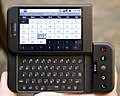 T-Mobile G1 mit Android und verschiebbarer Hardwaretastatur (2008)