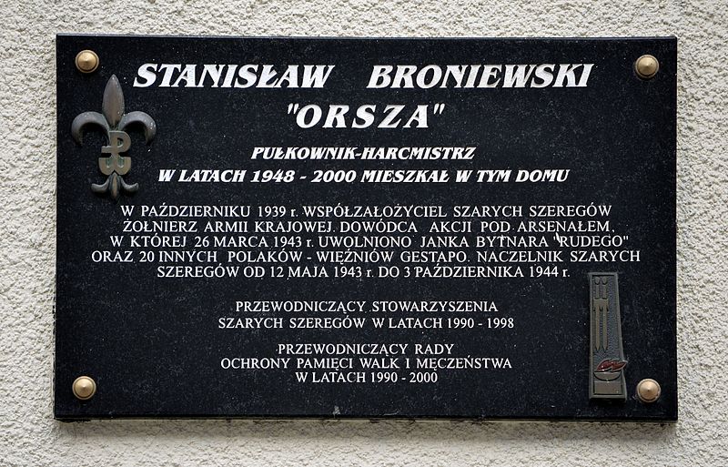 File:Tablica Stanisław Broniewski ul. Grażyny 22.JPG