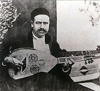Khemaïs Tarnane jouant de son oud