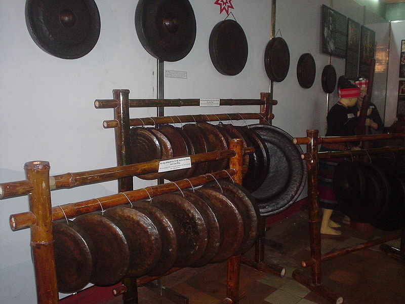 File:Tay Nguyen gongs.JPG